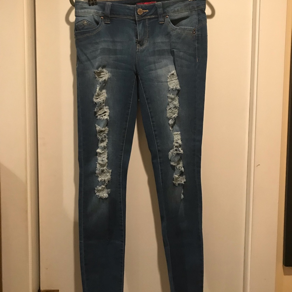 🖤RIPPED BLUE JEANS🖤